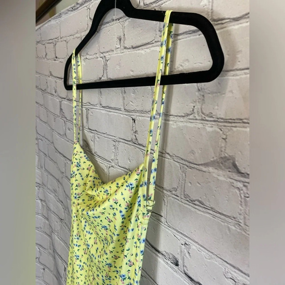 5/$20 Women’s No Brand Floral Backless Dress Medium - Picture 4 of 7